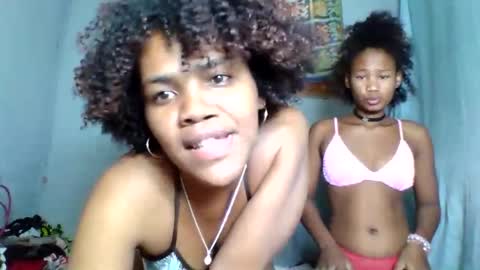 Snapshot of rosia22 chatting on 09-20-25, 01:23 rosia22 online show from 09-20-25, 01:23