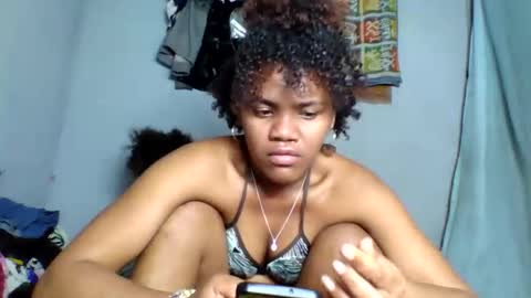 Snapshot of rosia22 chatting on 09-21-25, 02:19 rosia22 online show from 09-21-25, 02:19