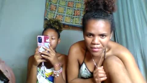 Snapshot of rosia22 chatting on 09-25-25, 06:44 rosia22 online show from 09-25-25, 06:44