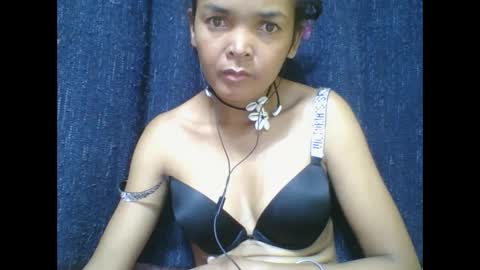 rosia685234 online show from 02-21-25, 06:59