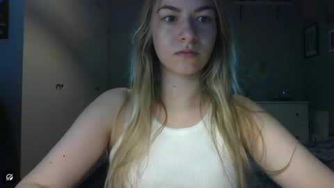 Snapshot of rosie_june chatting on 05-04-26, 06:42 Rosie online show from 05-04-26, 06:42
