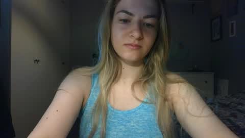 Snapshot of rosie_june chatting on 05-19-26, 06:42 Rosie online show from 05-19-26, 06:42
