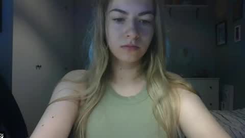 Snapshot of rosie_june chatting on 05-26-26, 06:42 Rosie online show from 05-26-26, 06:42