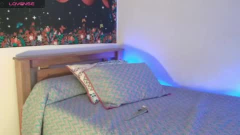 Snapshot of ross_bakerhot chatting on 04-29-26, 02:43 Ross BakerHot online show from 04-29-26, 02:43
