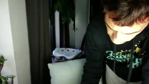 Snapshot of rosscollab chatting on 11-16-25, 11:38 RossCollab online show from 11-16-25, 11:38