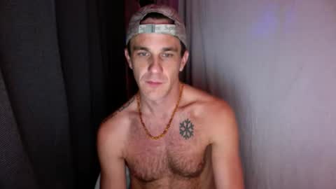 Snapshot of rosscollab chatting on 11-25-25, 02:55 RossCollab online show from 11-25-25, 02:55