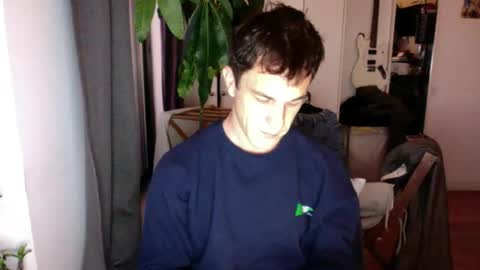 Snapshot of rosscollab chatting on 11-28-25, 11:35 RossCollab online show from 11-28-25, 11:35