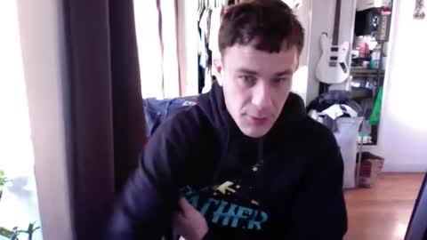 Snapshot of rosscollab chatting on 12-16-25, 12:54 RossCollab online show from 12-16-25, 12:54