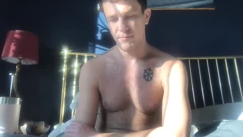 Snapshot of rosscollab chatting on 01-08-26, 02:08 RossCollab online show from 01-08-26, 02:08