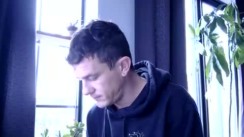 Snapshot of rosscollab chatting on 02-21-26, 01:12 RossCollab online show from 02-21-26, 01:12