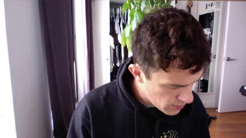 Snapshot of rosscollab chatting on 02-23-26, 03:31 RossCollab online show from 02-23-26, 03:31