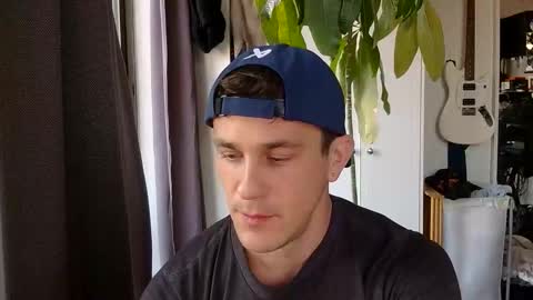 Snapshot of rosscollab chatting on 02-28-26, 10:22 RossCollab online show from 02-28-26, 10:22