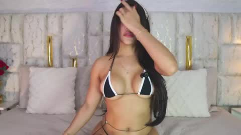 Snapshot of rosse_lennon chatting on 05-24-26, 01:21 Rosse online show from 05-24-26, 01:21
