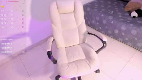 rosse_taylorx1 online show from 04-17-26, 07:06