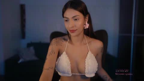 Snapshot of rosseyquiin chatting on 05-15-26, 11:01 Rossey online show from 05-15-26, 11:01