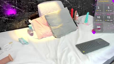 Snapshot of rossi_purple chatting on 02-09-25, 03:56 ANAHI online show from 02-09-25, 03:56