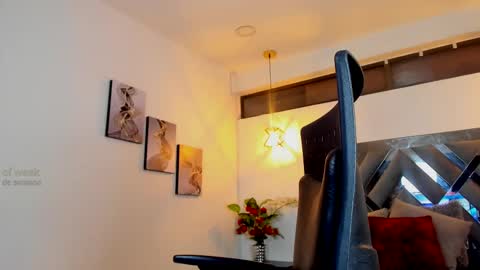 Snapshot of rossi_ss1 chatting on 09-13-25, 04:01 Ross online show from 09-13-25, 04:01