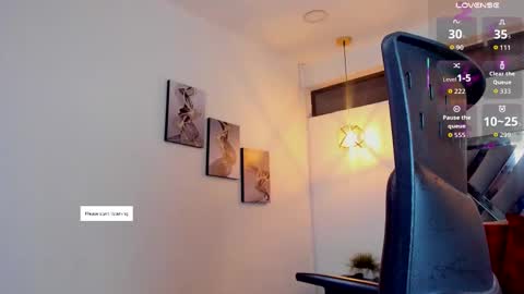Snapshot of rossi_ss1 chatting on 09-29-25, 03:44 Ross online show from 09-29-25, 03:44