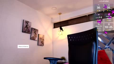 Snapshot of rossi_ss1 chatting on 10-21-25, 03:40 Ross online show from 10-21-25, 03:40
