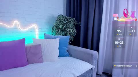 Snapshot of rossy_babe_ chatting on 11-12-25, 11:58 Rossy online show from 11-12-25, 11:58