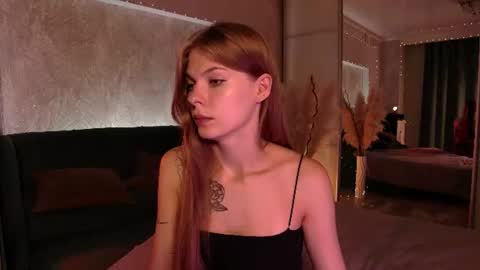 rosy_black_ online show from 06-25-26, 07:29