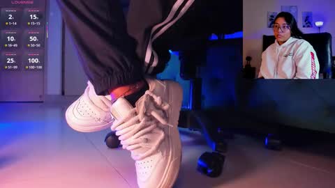 Snapshot of rosyejones chatting on 11-25-25, 03:17 rosyejones online show from 11-25-25, 03:17