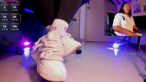 Snapshot of rosyejones chatting on 11-27-25, 03:08 rosyejones online show from 11-27-25, 03:08