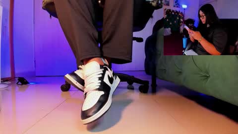 Snapshot of rosyejones chatting on 12-04-25, 03:05 rosyejones online show from 12-04-25, 03:05