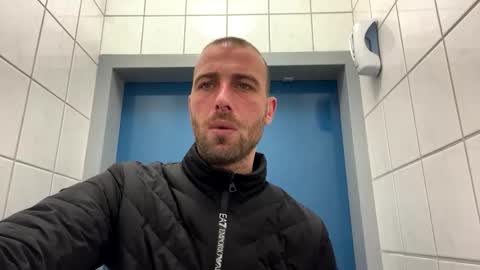 rotteei1 online show from 11-21-25, 10:03