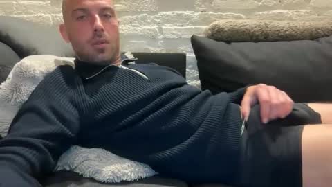 rotteei1 online show from 05-06-26, 04:34