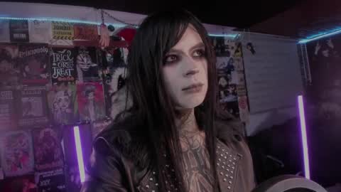 Snapshot of rotten_dreams chatting on 04-05-26, 01:47 rot online show from 04-05-26, 01:47