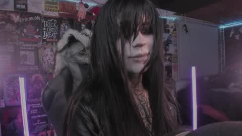 Snapshot of rotten_dreams chatting on 04-10-26, 12:16 rot online show from 04-10-26, 12:16