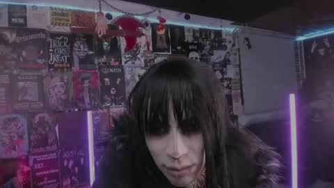 Snapshot of rotten_dreams chatting on 04-16-26, 11:29 rot online show from 04-16-26, 11:29