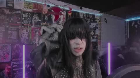 Snapshot of rotten_dreams chatting on 04-27-26, 11:47 rot online show from 04-27-26, 11:47