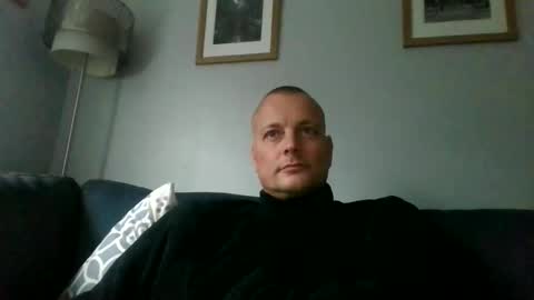 Snapshot of rotunda1874 chatting on 11-09-25, 02:37 rotunda1874 online show from 11-09-25, 02:37