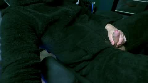 Snapshot of roughwonder chatting on 01-13-25, 07:43 Luke online show from 01-13-25, 07:43