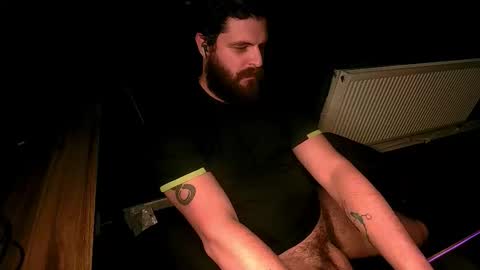 Snapshot of roughwonder chatting on 09-16-25, 02:12 Luke online show from 09-16-25, 02:12