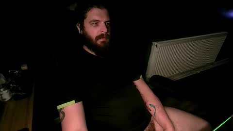 Snapshot of roughwonder chatting on 11-02-25, 12:35 Luke online show from 11-02-25, 12:35