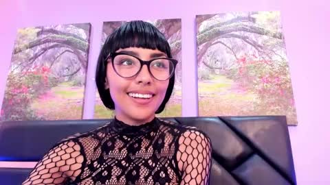 Snapshot of roulyy chatting on 01-11-25, 08:11 JESSY ROULY online show from 01-11-25, 08:11