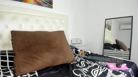 rouse_sexy_hotxx77 online show from 11-09-25, 01:26