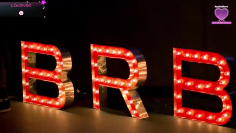 Snapshot of rouse_xoxo chatting on 10-25-25, 06:35 sofia online show from 10-25-25, 06:35