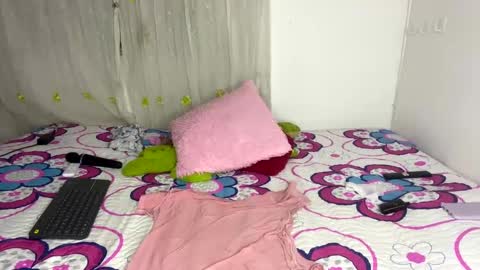 Snapshot of rousemilf4u chatting on 02-23-25, 05:23 rouse online show from 02-23-25, 05:23