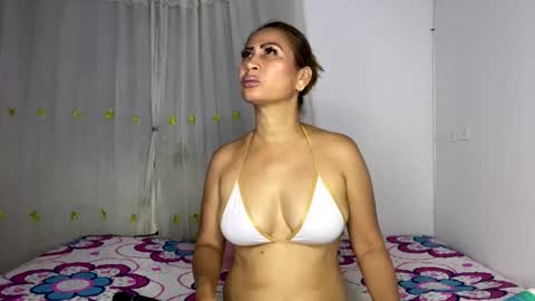 Snapshot of rousemilf4u chatting on 03-05-25, 09:16 rouse online show from 03-05-25, 09:16