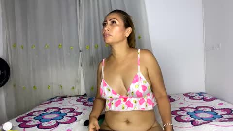 Snapshot of rousemilf4u chatting on 03-06-25, 09:03 rouse online show from 03-06-25, 09:03