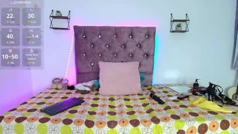 Snapshot of rousemilf4u chatting on 05-16-26, 10:36 rouse online show from 05-16-26, 10:36