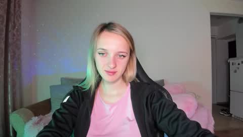 Snapshot of rousereed chatting on 10-05-25, 06:34 Rouse online show from 10-05-25, 06:34
