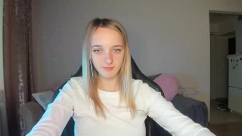 Snapshot of rousereed chatting on 10-13-25, 06:24 Rouse online show from 10-13-25, 06:24
