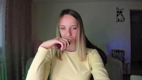 Snapshot of rousereed chatting on 05-29-26, 05:16 Rouse online show from 05-29-26, 05:16