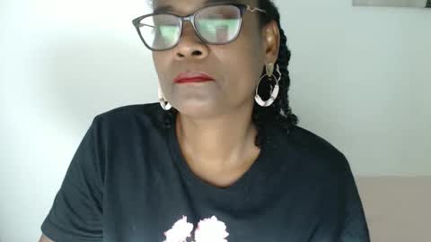 luxa online show from 04-23-26, 07:49