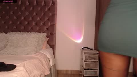 Rouss marie henao  online show from 11-13-25, 03:00